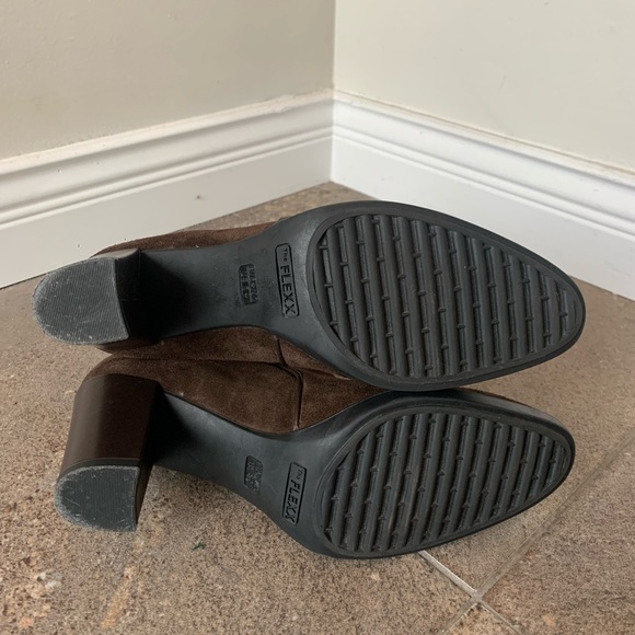 Suede ankle boots with rubber soles - Picture 3 of 3